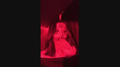 Weightlessness of the flesh