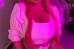 Do you like my pink room? come here