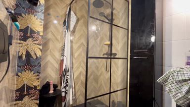 Take a shower with me!
