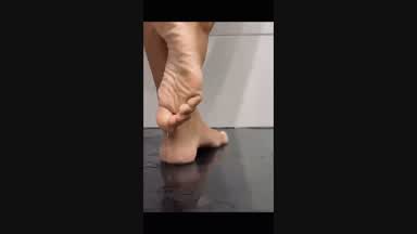 take a shower my feet wait for u