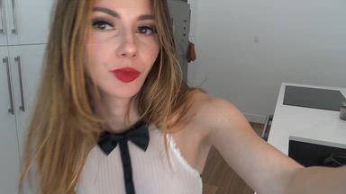 ***NEW*** Lazy Wifey Pulls Her Weight