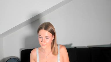 laura lara sommer โ fingern und dirtytalk