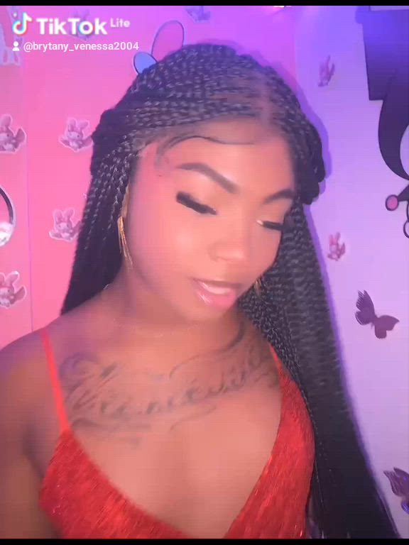 👸🏾