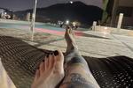 Ñom ñomm feet!