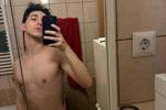 Topless (getting fem)
