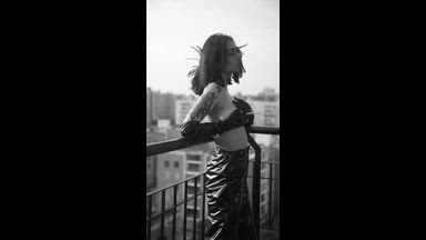 I need your company I want to feel your skin