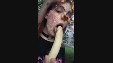 i like bananas))