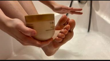 feet tease with coconut srub and bubless