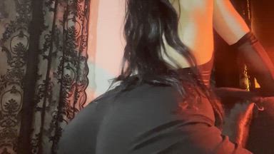 Hot Queen is Humping