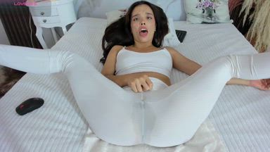 I touch myself until I wet my leggings!🥵