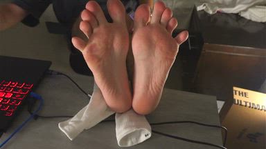 25 mins for feet fuckers