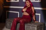 a m a r a n t h a — Your sexy MILF, but now in red ❤️🥵