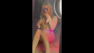 look at my outfit