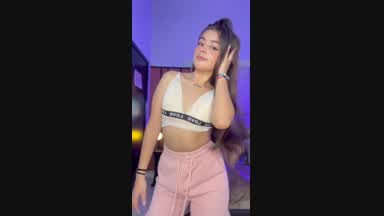 Masturbate with me while I dance & touch myself 🌸