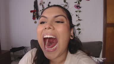 TONGUE FETISH: Tongue wide, long, veins, papillae