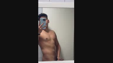 A fast jerk off at my bathroom