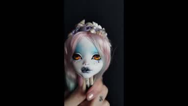 Lagoona's head