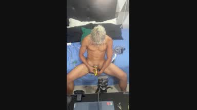 Bruno shaving his hairy cock !
