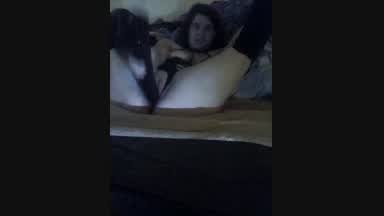 Wifey stretching her pussy