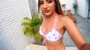 NAUGHTY IN THE POOL 💦