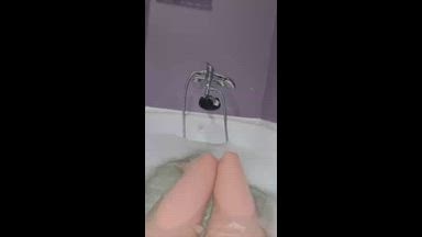 Warm bath😍
