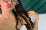 Amelia kiss
