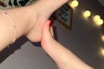 Pretty feet 🍒