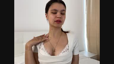 👅Vesta Teasing With Bra😍
