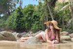 alice — I love bikinis and the beach