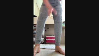 Squirt in gym leggings