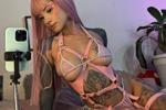 Oil my tits in pink 🌸
