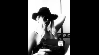 awwwwsome a hot video for u