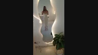 You like my dress my king?