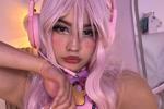 your hot gamer  (^///^)
