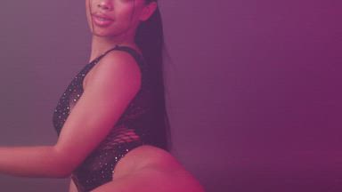 Mia here..! 😏
