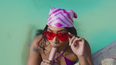 Blowjob on the Pool