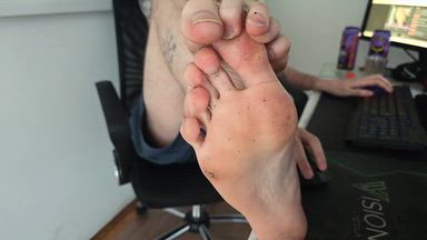 feet