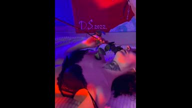 Rose Tickles My Body