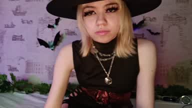 Broom’s ready, mood’s spooky 😈