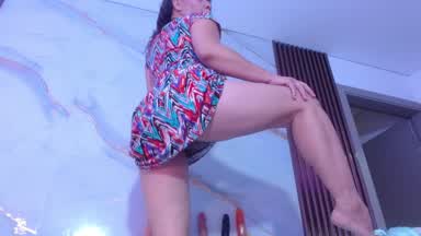 DANCE MILF