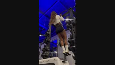 My training session... full of moves and curves 🏋
