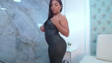 My tight body makes me hot. I need someone