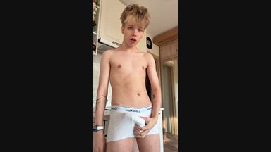 jerking and cum😝 - Arthur