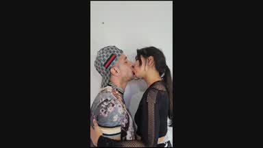 kisses