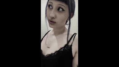 ^-^