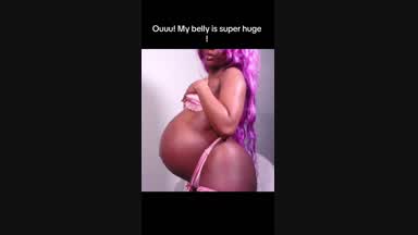 Pregnant in Pink !