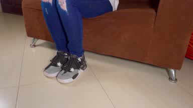 playing with my feets