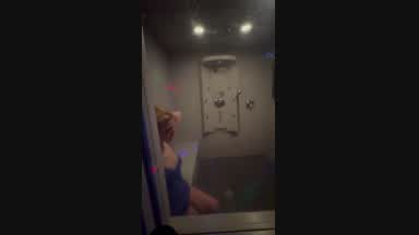 Stemming hot Shower