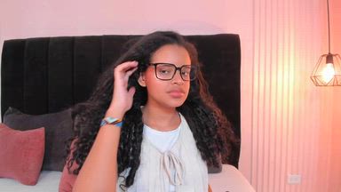 hey guys!🍒 come to know me