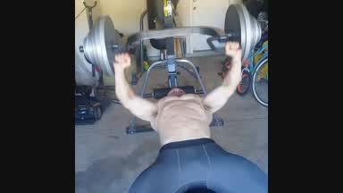 Chest Pump workout in garage